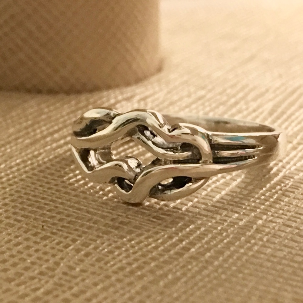 NWOT Sterling Silver Intertwined Ring